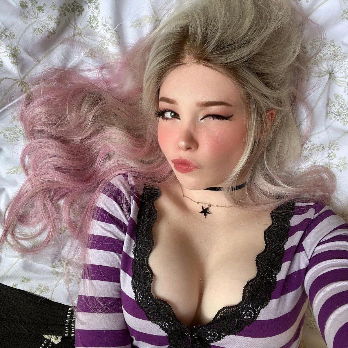 belle_delphinel's tweet photo. sending pics to everyone who replies ‘hi’ 🫡 https://t.co/MGfBc3hKoP