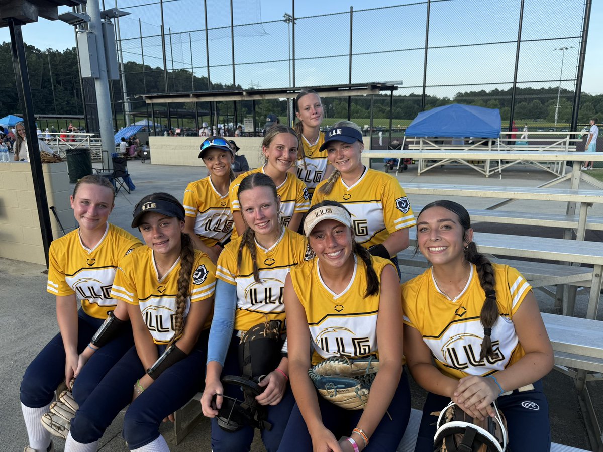 AvaHorswood_28's tweet image. I was SOOOO fortunate to be able to guest play with these amazing, funny, athletic, welcoming BALLERS at the Scenic City tournament in Chattanooga this past weekend. Thank you Coach Rachel @rhvaughan5 and Coach Jake! LLG Futures SC 14U @Org_LLG