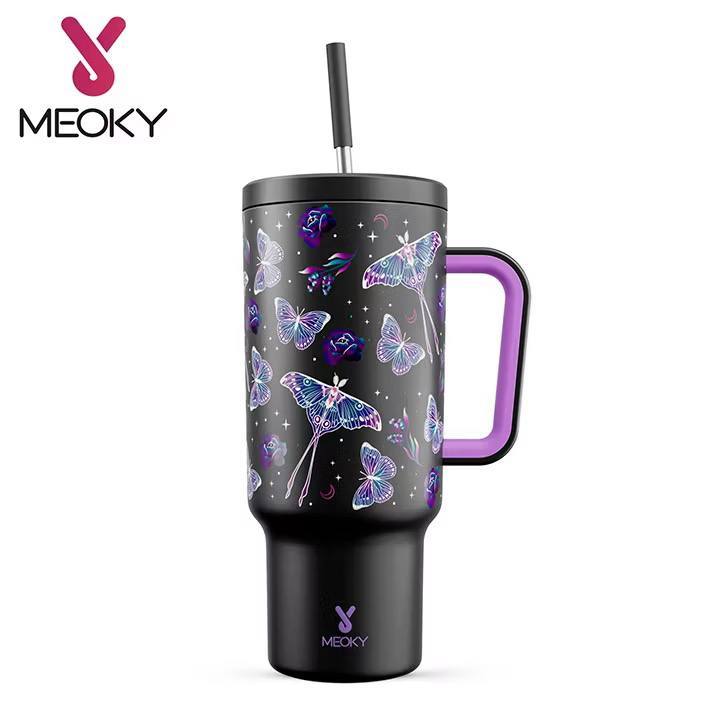 gedungmaya's tweet photo. Kenapa cute sangat tumbler ni😭 

Kena add to collection ni🫣 tengok review air panas sejuk tahan 24 jam jgk.. harga pun murah

Tapi,... https://t.co/JPD9ktT16V