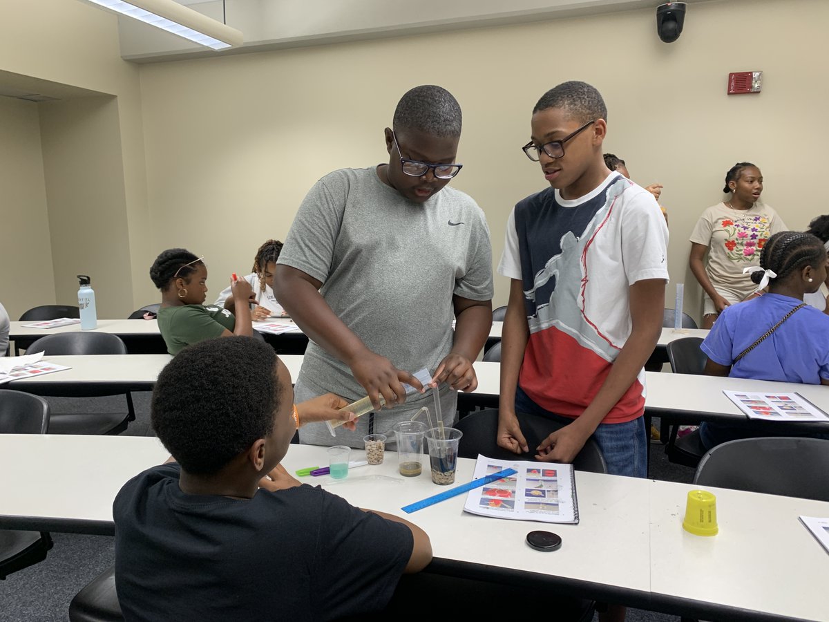 SouthernU_BR's tweet image. We’re excited to kick off the College of Sciences and Engineering’s Carbon STEM Camp with nearly 100 middle and high school students! Special thanks to @ExxonMobil and the Tapia Center for making this experience possible! More: bit.ly/44iScQ5.
#WeAreSouthern #STEM