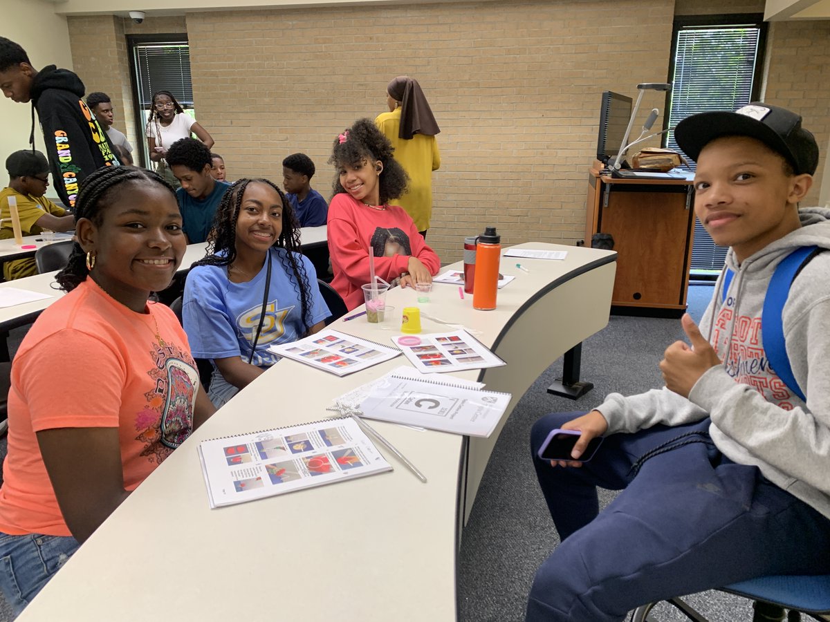 SouthernU_BR's tweet image. We’re excited to kick off the College of Sciences and Engineering’s Carbon STEM Camp with nearly 100 middle and high school students! Special thanks to @ExxonMobil and the Tapia Center for making this experience possible! More: bit.ly/44iScQ5.
#WeAreSouthern #STEM