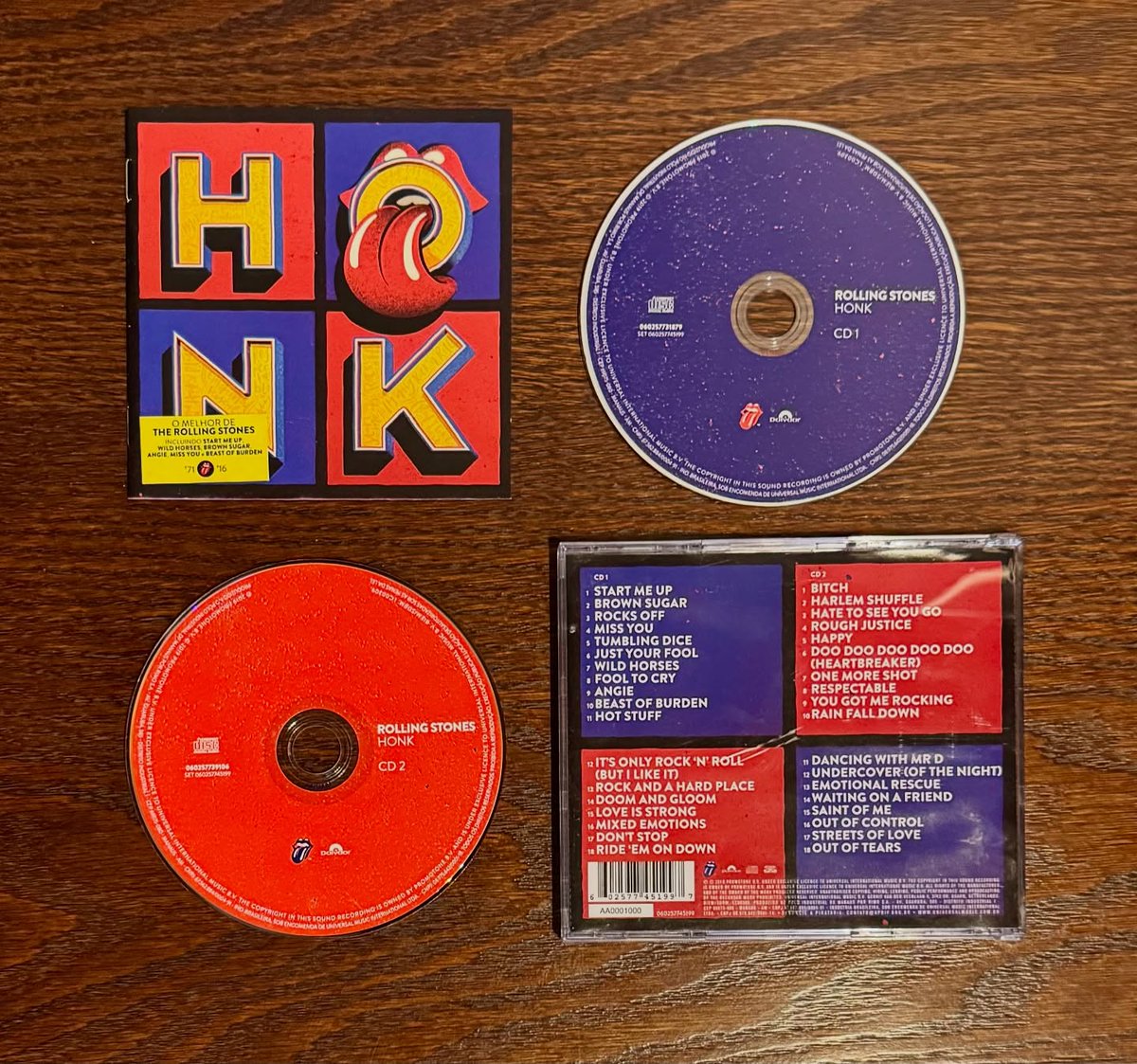 franzoian's tweet image. Mais uma para coleção!
CD💿💿
Rolling Stones
Honk 
#therollingstones 
#cdcollector
#cdcollections
#cdcollectors
#cdcommunity
#cdcollecting
#cdcollectionpost
#cdaddict
#compactdisccollector
#cdporn
#cdjunkie
#cdlover
#compactdisc
#mycdcollection
#compactdisccollector
#cdpost