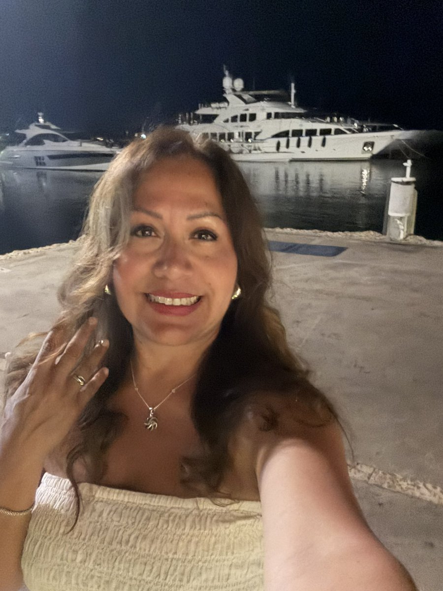 neen2c's tweet image. First Day of Summer ☀️