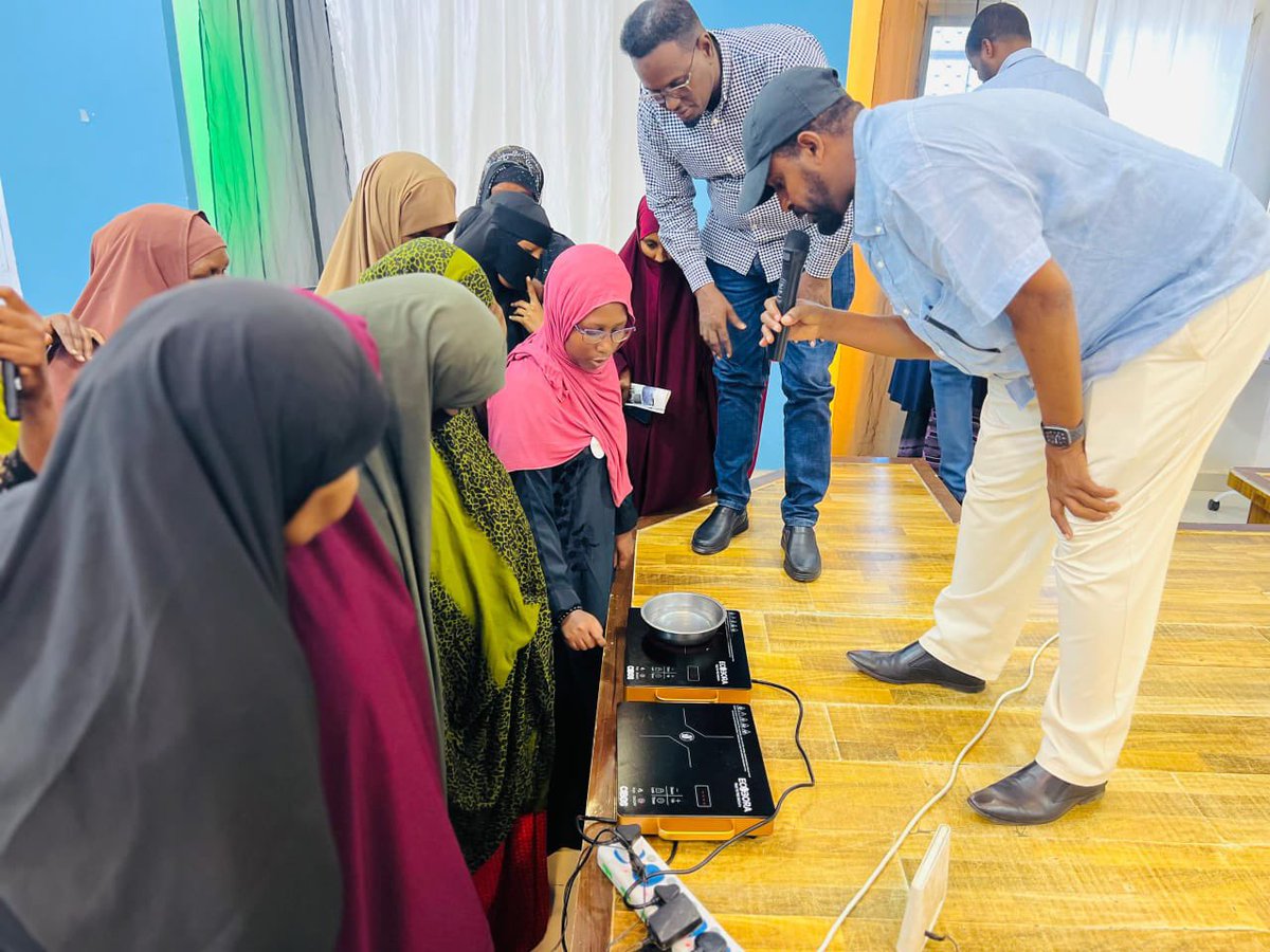 🌞 Sustainable Cooking for a Greener Somalia! 🇸🇴

This past weekend in Galkacyo, we were proud to host a transformative training session led by Ecobora—a newly joined member of the Somali Green Energy Association (SOGEA) and an award-winning clean energy innovator based in Kenya.