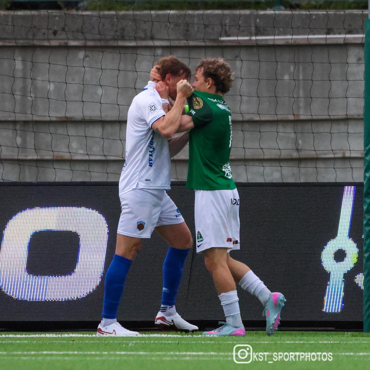 Myndir úr leik Breiðablik og Fram í Bestu Deildinni

flic.kr/s/aHBqjCj9RM 

<a href="/BreidablikFC/">Breiðablik FC</a> <a href="/FRAMknattspyrna/">FRAM Reykjavík</a> <a href="/framiceland/">FRAM F.C.</a> <a href="/bestadeildin/">Besta deildin</a>