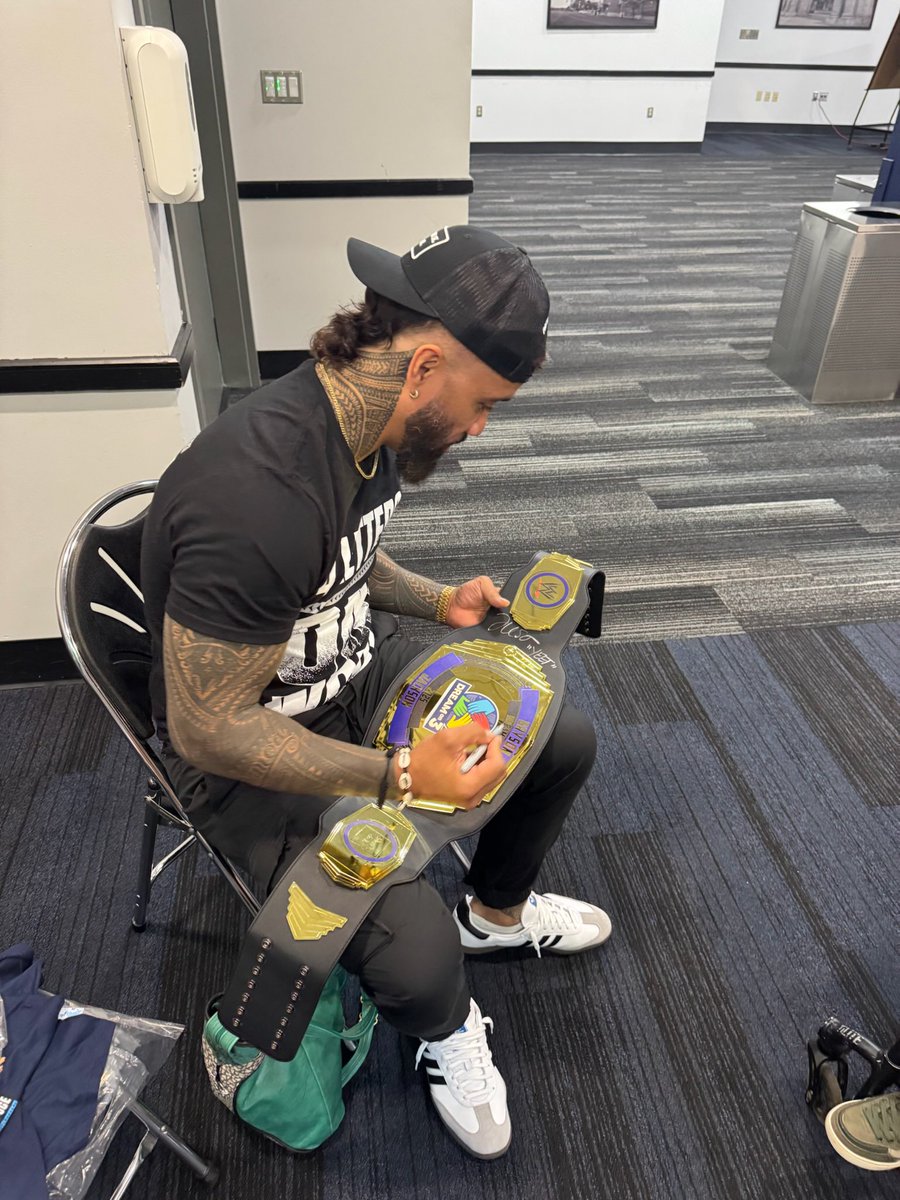 Shout out to Jey Uso for hanging out with Dreamer Bryson and getting him ready for @wwe’s Monday Night RAW!