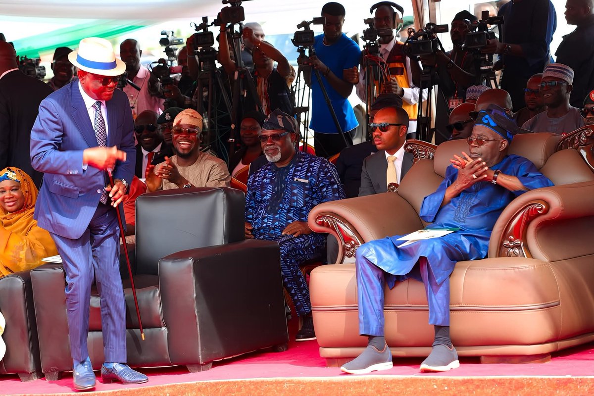 GovWike's tweet image. The newly Constructed Road from A2 Junction (Abuja – Lokoja Road) to Pai Town, Kwali Area Council,  FCT, was commissioned yesterday, by President Bola Ahmed Tinubu, GCFR.

We are grateful to the President for his support always. 

Today,  it will be the road linking Idu with Zuba…
