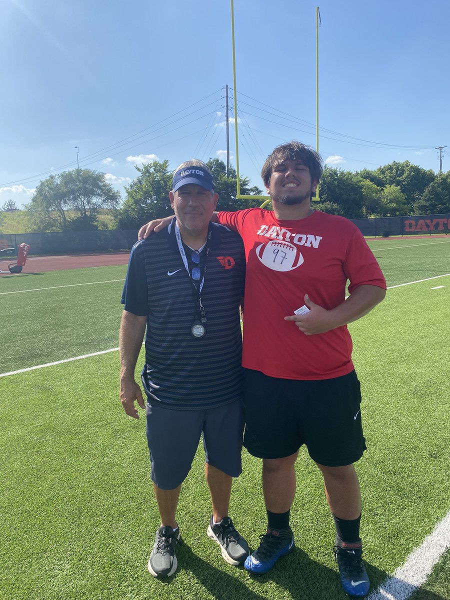AlexGlinLS's tweet image. Had a great camp at @DaytonFootball. Thank you to @CoachEwald and @TThakady for the instruction and hospitality!
@centurions_fb