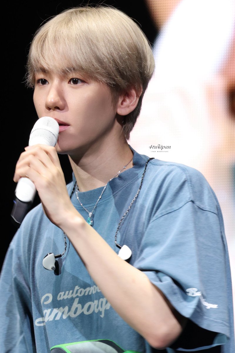 A closer look at Baekhyun's stunning visuals and fresh new look! ☺️