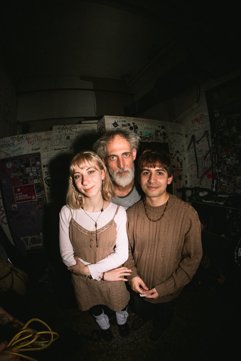 presentamos nuestro primer disco, hicimos el crossover estación sur x jaime sin tierra, estuvimos con amigos y pasandola hermoso, no puedo estar más contento de todo lo que está pasando

gracias a todos quienes son parte y ayudan para que todo esto sea posible