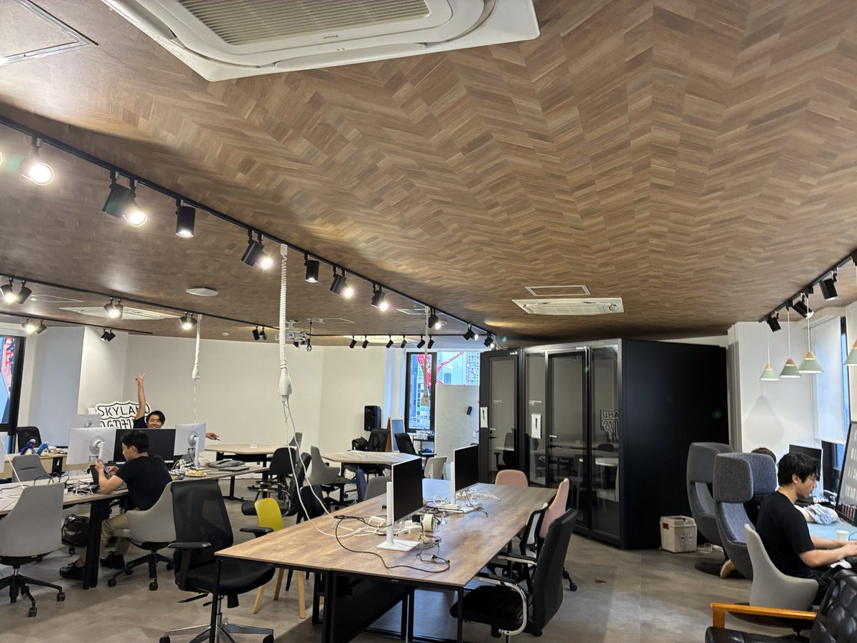 kinoshitay's tweet image. 今日もネクベへ。朝メンツが増えてきた
#起業しろ
#nextbase
#ネクべ行くぞ