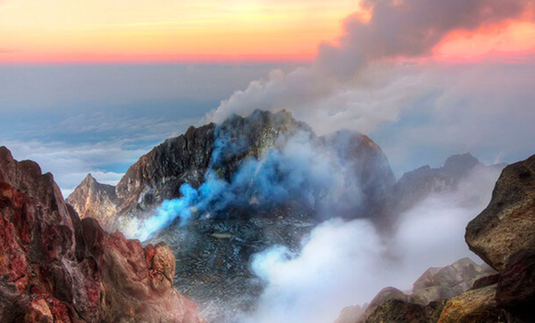 ReneeBeau3776's tweet image. 3/5 - Climate models blame humans for CO2 rise, but is it all us? Volcanos, oceans, and soil emit ~440 GtCO2 yearly, per USGS. Human emissions? ~37 GtCO2 (~8%). Earth’s cycles dwarf our input. 🌋 #NaturalClimate