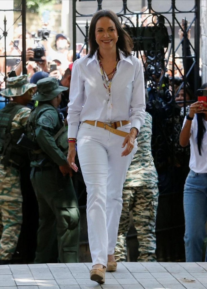 <a href="/MariaCorinaYA/">María Corina Machado</a> !Una Mujer que va a ser La Comandante en Jefe de las fuerzas Armadas Venezolanas!.