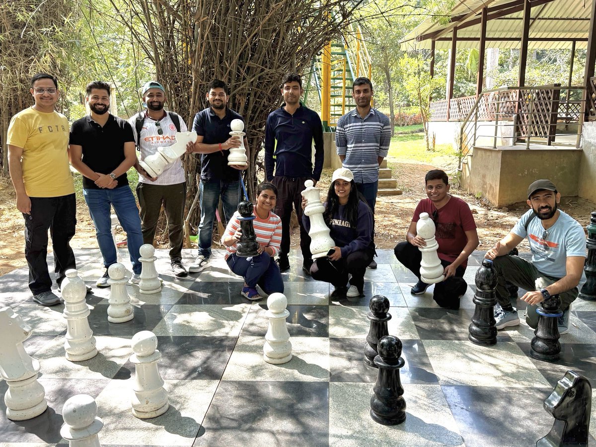 forwardnetworks's tweet image. With summer off to a sunny start, here is a throwback to our engineering manager, Gayathri Muralidharan, having a fun outing with her team in Bangalore. Interested in working on revolutionary networking technology? Check out our openings around the world:
hubs.li/Q03tgKN30
