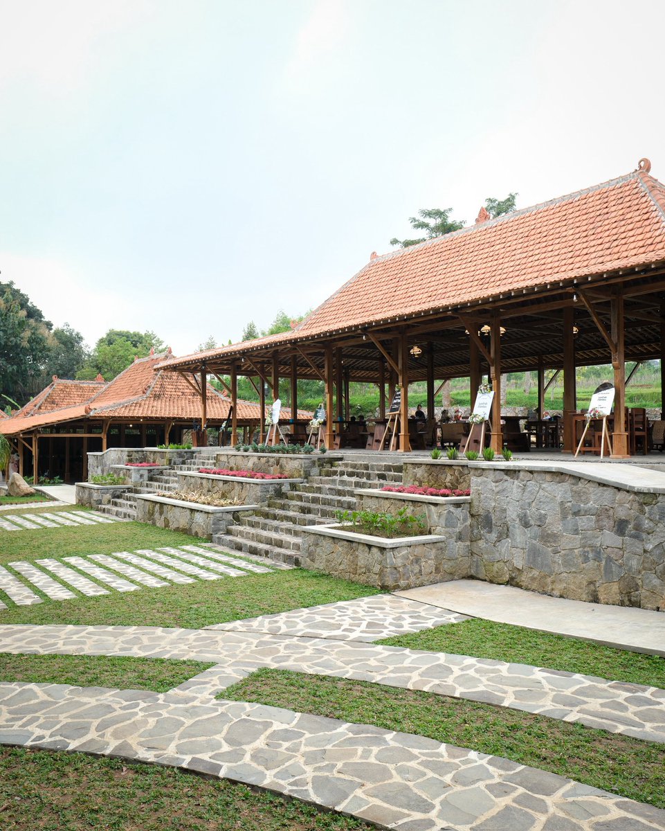 Lembah Pandan 
Karangpandan

#gagaldietlagii #nicocerahati #kitangadmin #studiokitasatu #kitasatustudio