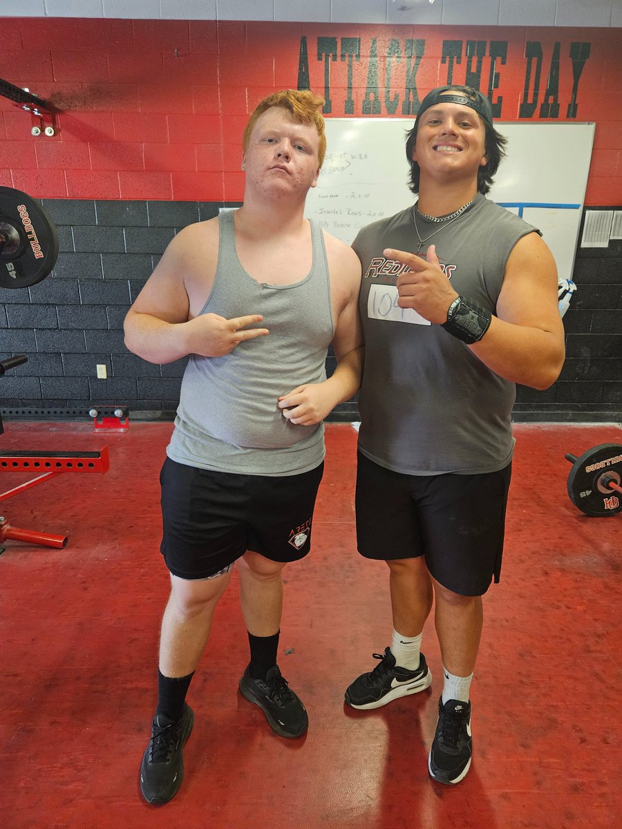 Oak Hills Football (@oakhillsfootba1) on Twitter photo Get your eyes on class of 2027 Center <a href="/CharDavidsonIV/">Charles Davidson IV</a>! Dude is an animal at a legit 6'2 290 and carries a 3.92 GPA.
hudl.com/video/3/194290…
Pictured with <a href="/SanJoseStateFB/">San José State Football</a> Commit <a href="/JdNotarianni65/">Johnny Notarianni</a> for size reference 😆! Get your eyes on class of 2027 Center <a href="/CharDavidsonIV/">Charles Davidson IV</a>! Dude is an animal at a legit 6'2 290 and carries a 3.92 GPA.
hudl.com/video/3/194290…
Pictured with <a href="/SanJoseStateFB/">San José State Football</a> Commit <a href="/JdNotarianni65/">Johnny Notarianni</a> for size reference 😆!