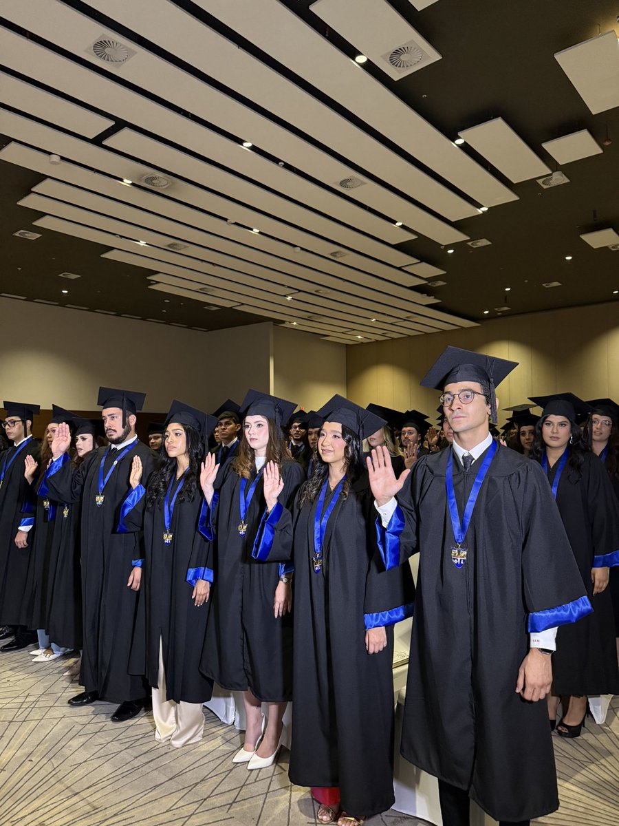 Con inmenso orgullo el pasado 20 de junio, celebramos la graduación de la Promoción MED 61 de la Universidad Latina de Panamá. Hoy 120 nuevos doctores se suman al noble compromiso de salvar vidas y servir con vocación.🎓✨