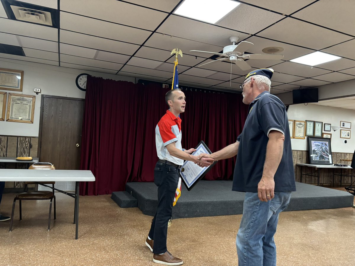schuette_bill's tweet image. Presenting official State of Michigan tributes is always an honor.
Appreciate Sanford American Legion Post 443 for the opportunity to recognize two of their members Deputy Brendan Hodges and Captain Mark Kloha at their meeting today.