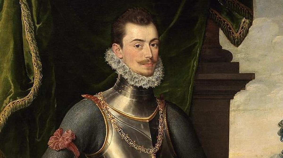 Juan de Austria, el héroe de Lepanto, al regresar de la batalla dejó a los pies de 'La Moreneta' algunas banderas arrebatadas a los turcos como trofeo. 

Además del gran farol que Alí Bajá, el comandante musulmán, llevaba en su galera La Sultana.