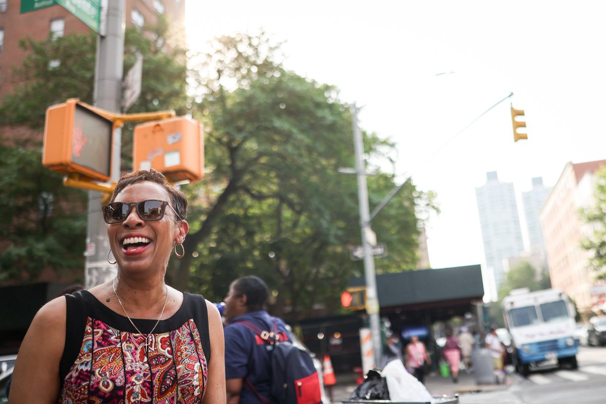 AdrienneEAdams's tweet image. We were having such a fun day in Harlem, we decided to head down to 110th and greet more voters on their commute home! Tomorrow, we VOTE, New York! Let’s do this! 💪 🗳️