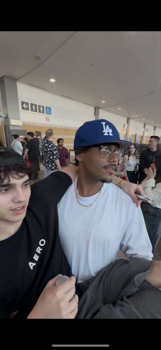 NeonGuts tweet media