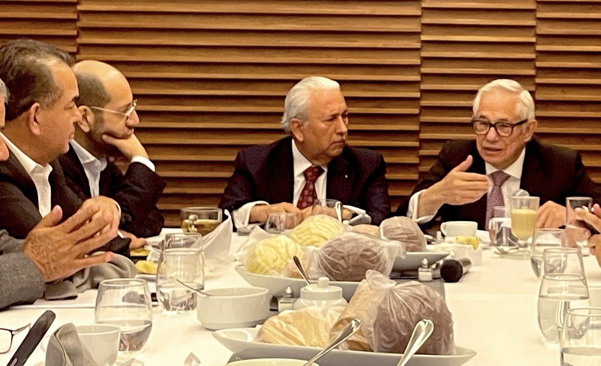 La Gente de Mar es esencial para la economía pero con frecuencia hay obstáculos para apoyar con seguridad social a los oficiales en prácticas en el sector naviero; hoy tocamos el tema con buena recepción del Sec. Gral del IMSS y de nuestro Presidente de CAMEINTRAM <a href="/ManuelUrreta/">José Manuel Urreta Ortega</a>