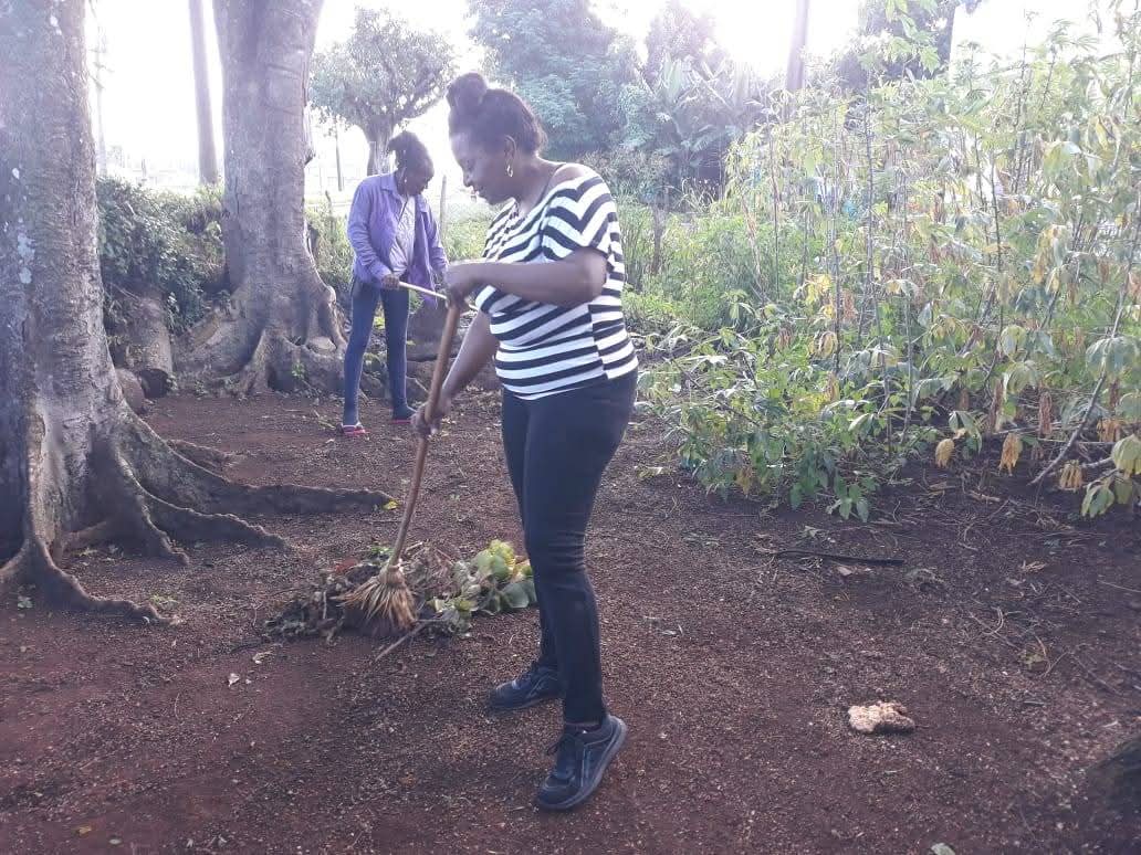 MtnezIc's tweet image. Instituciones Educativas en #1roDeEneroDeVictorias participan en jornadas de limpieza y embellecimiento saludando #CiegoEn26 y declarando los centros listos #LaLuchaNoHaCesado @CalderonPineiro @yamila_padron @CubaMined