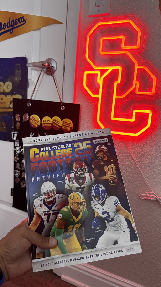 Harry Ruiz (@harryruiz) on Twitter photo Got my copy of <a href="/philsteele042/">Phil Steele</a> College Football Preview!
<a href="/uscfb/">USC Football ✌️</a>’s <a href="/Ramsey3K/">Kamari_Ramsey</a> is on the cover! #FightOn #SigueLuchando Got my copy of <a href="/philsteele042/">Phil Steele</a> College Football Preview!
<a href="/uscfb/">USC Football ✌️</a>’s <a href="/Ramsey3K/">Kamari_Ramsey</a> is on the cover! #FightOn #SigueLuchando