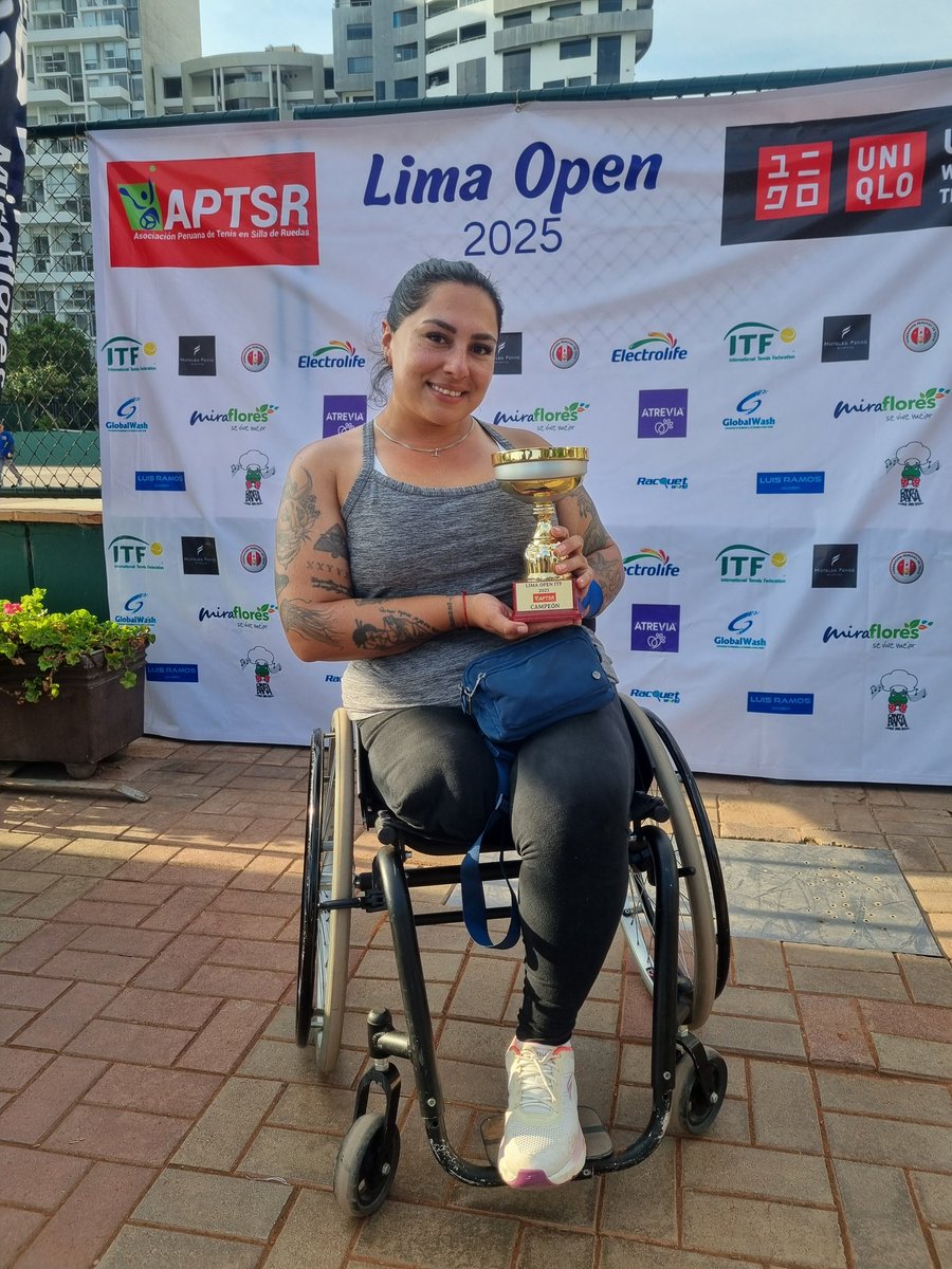 sofiatenista's tweet photo. Mi nombre es sofia deorellana seleccionada nacional de tenis en silla de ruedas número 3 de chile y me encuentro en la búsqueda de apoyo económico para seguir costeando mi entrenador y carrera deportiva acudo a las empresas, privados,marcas etc si pudieran dar rt muchas gracias https://t.co/C5X02v98Xp