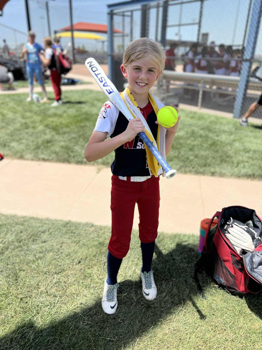 Only home run of the weekend for 9U Hays/Martin goes to Adelyn! Way to go girl!