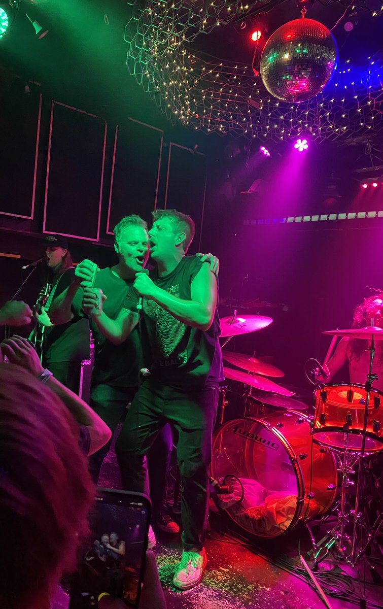 AgainMichelle's tweet image. Sweaty Saturday at Liars Club 
#tuffsudz
#localH