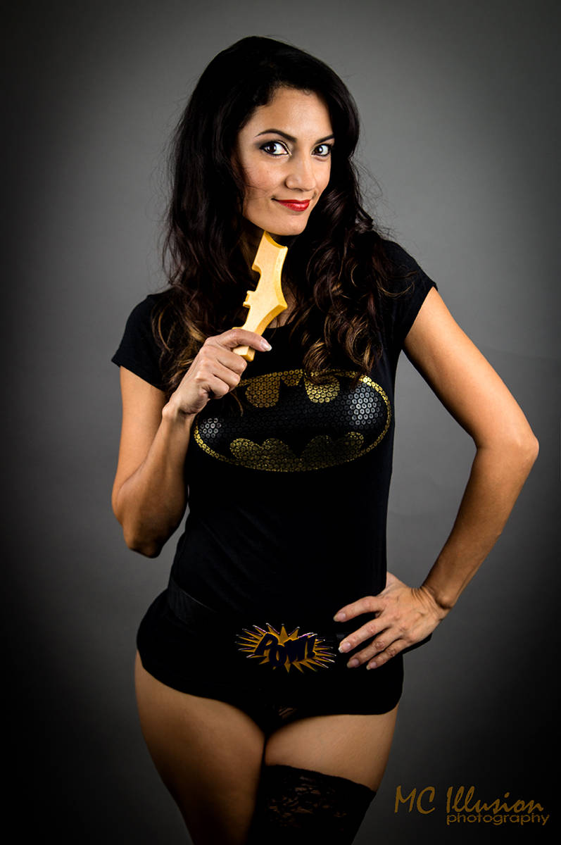 roxy_retro's tweet photo. #ReleasedOnThisDay: BATMAN
Released June 23, 1989 🦇
Did you have #BATMANIA in the summer of '89?
Bat-Babe: @IvyCosplay
#Batman #Batman89 #ImBatman
#MichaelKeaton #JackNicholson
#TimBurton #IvyCosplay https://t.co/MaDEJI8Z8s