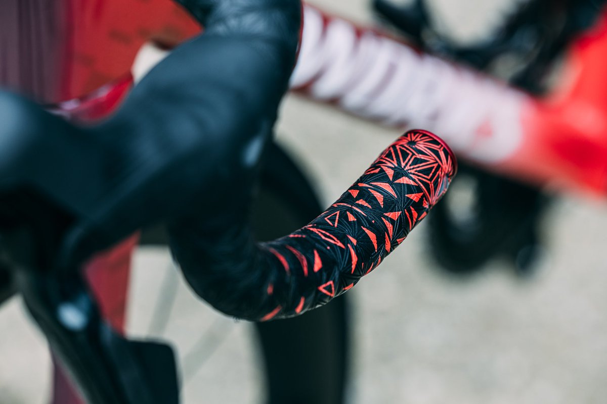 SUPACAZ's tweet image. Greatness 🔥
@demivollering 

#Supacaz #FDJSuez #StarFade #Red #lavueltafemenina