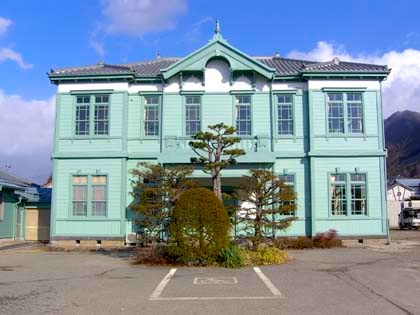 cltsm's tweet photo. この建物にグランドピアノ付きのホールがあるそう���す。きっと音響もいいだろうなぁ。
須坂市旧上高井郡役所 https://t.co/exuTbcbeWv