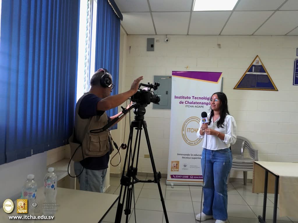#ITCHA_Noticias | En <a href="/ITCHA_AGAPE/">ITCHA AGAPE</a>, se llevó a cabo una rueda de prensa. En este evento, ITCHA y <a href="/_jaelsalvador/">Junior Achievement El Salvador</a> presentaron, ante los medios de comunicación locales y Ágape TV, al equipo ganador del #1erLugar del #InnovationCamp2025.

#ITCHA #SúmatealaU #Prensa #1erLugar