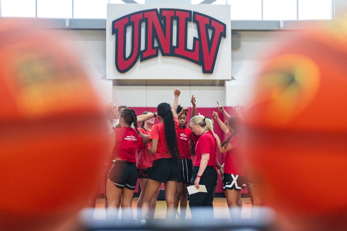UNLV Lady Rebels tweet media