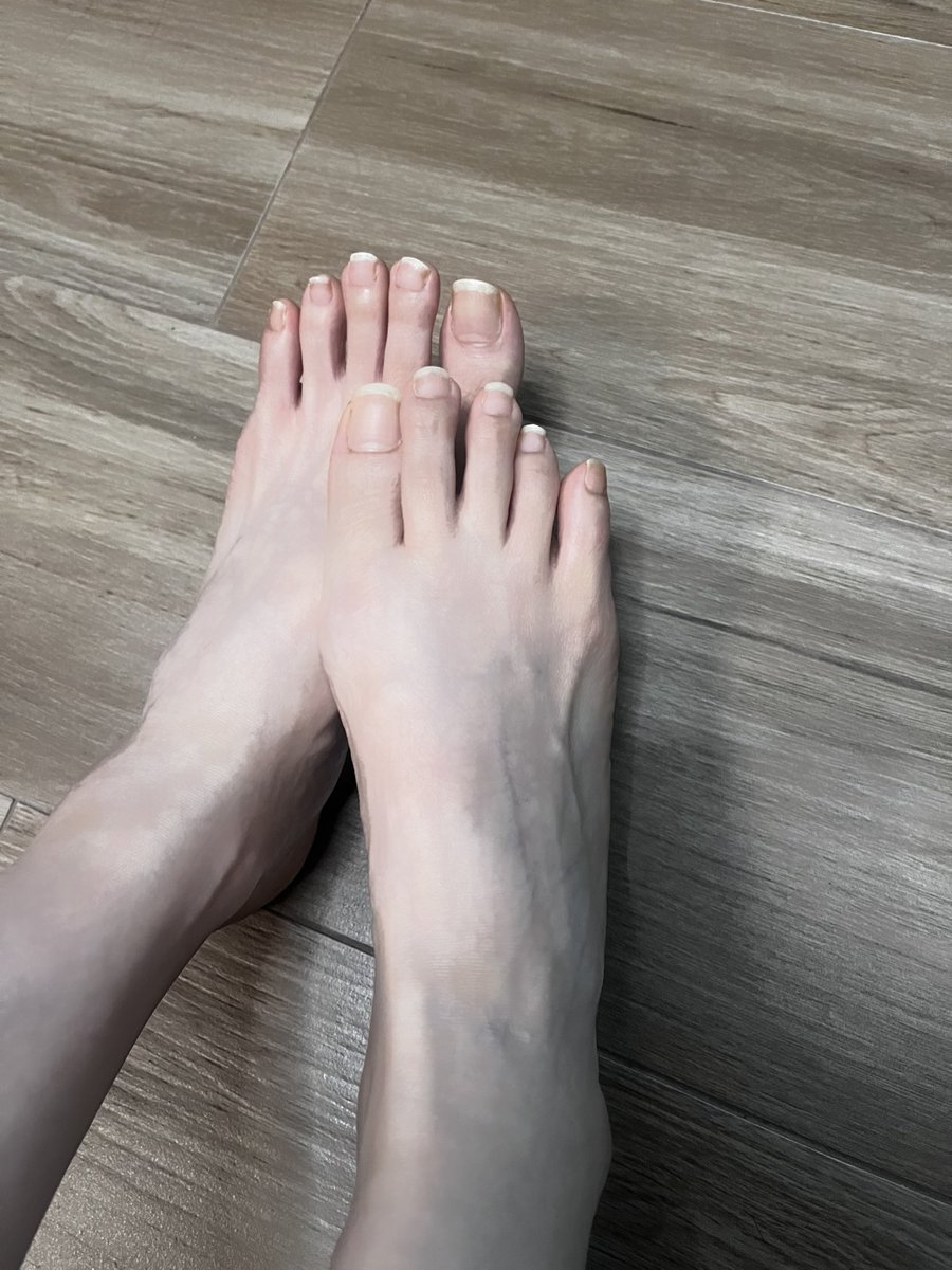 Maybe my toenails could be longer. Do you like it?🩷💕