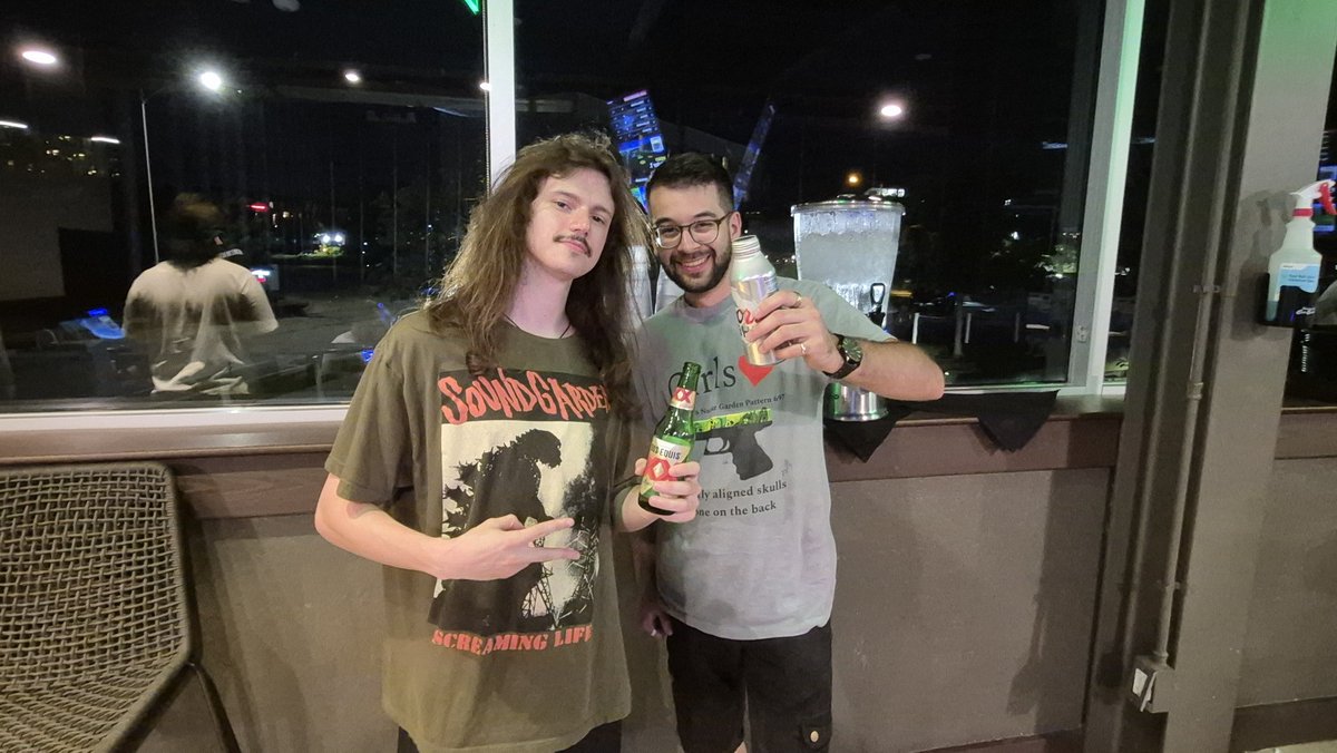 Moments before chugging down 2 beers in the span of 10 minutes <a href="/vinnie1bb/">vinnie 🕵️‍♂️</a>