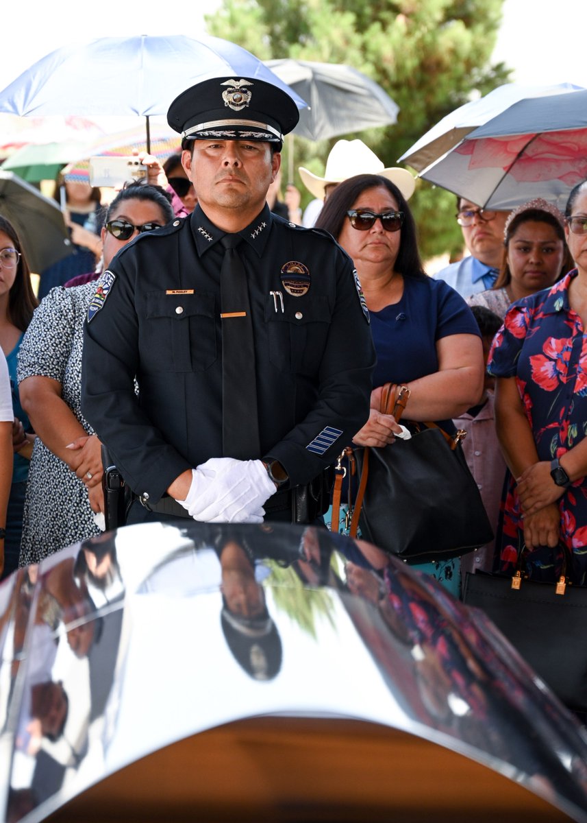 EPPOLICE's tweet photo. Last week, we honored Officer Gabriel Facio #409 of the Apache Junction PD. He dedicated his life to serving others. ๐ค๐ #EOW #OfficerGabrielFacio #409 #HonorTheFallen #ElPasoPD #AJPD #BackTheBlue https://t.co/jq1hLWNwzs