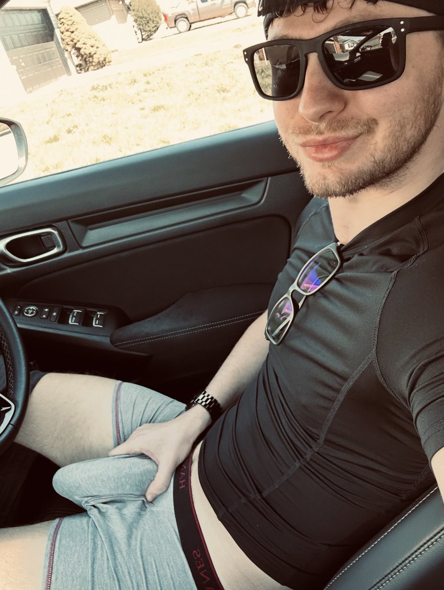 eric_rayyy's tweet image. Driving through Missouri as we speak !!

Retweet if you’re a bottom in Missouri 👀