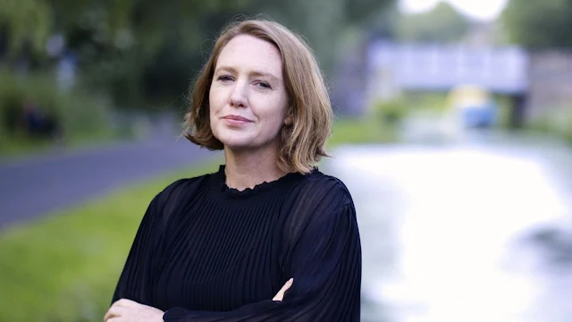 "He ido encontrando nuevas formas de escribir suspenso". Una entrevista con Paula Hawkins. libletter.blogspot.com/2025/06/entrev…