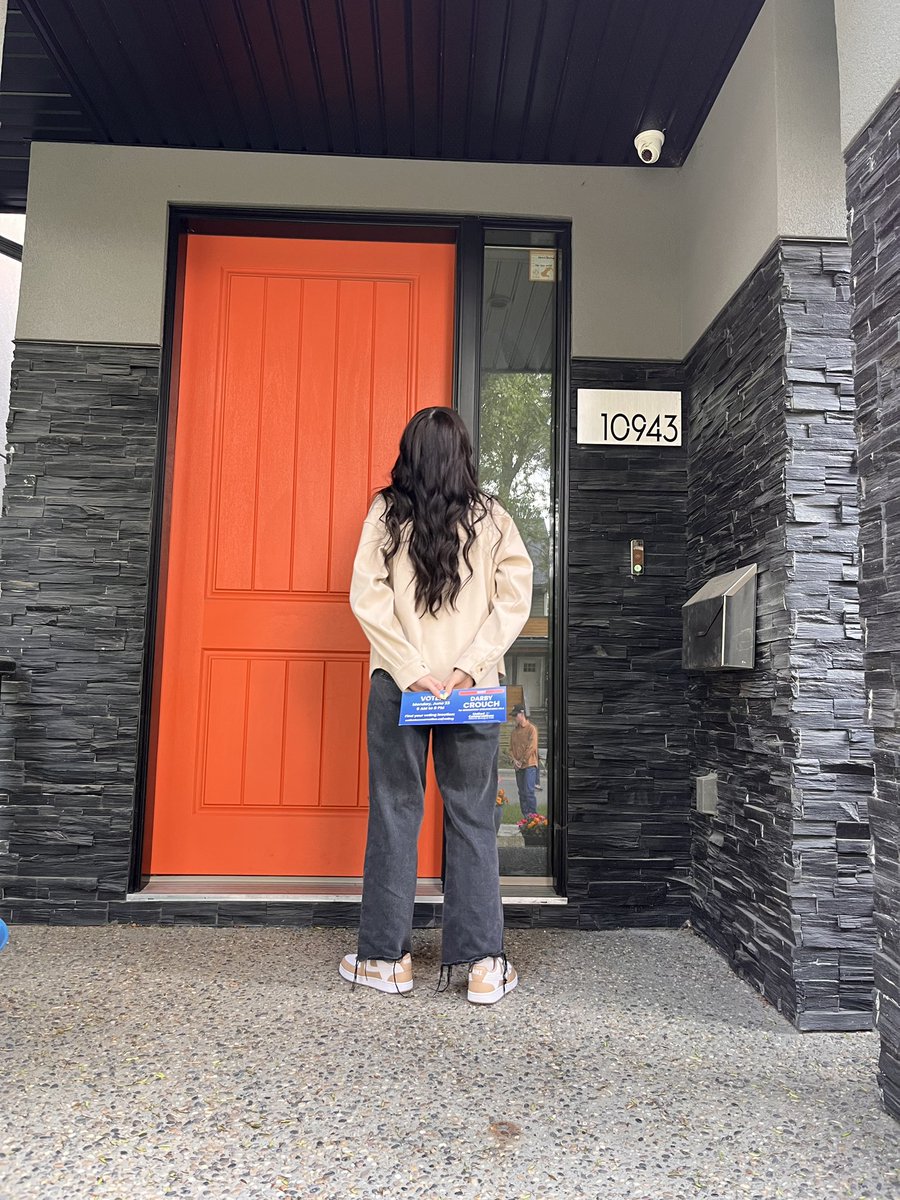 Getting some final door knocking in today before the polls close at 8:00 pm. 

 If you haven’t already, go out and vote 🗳️
#abpoli #ableg