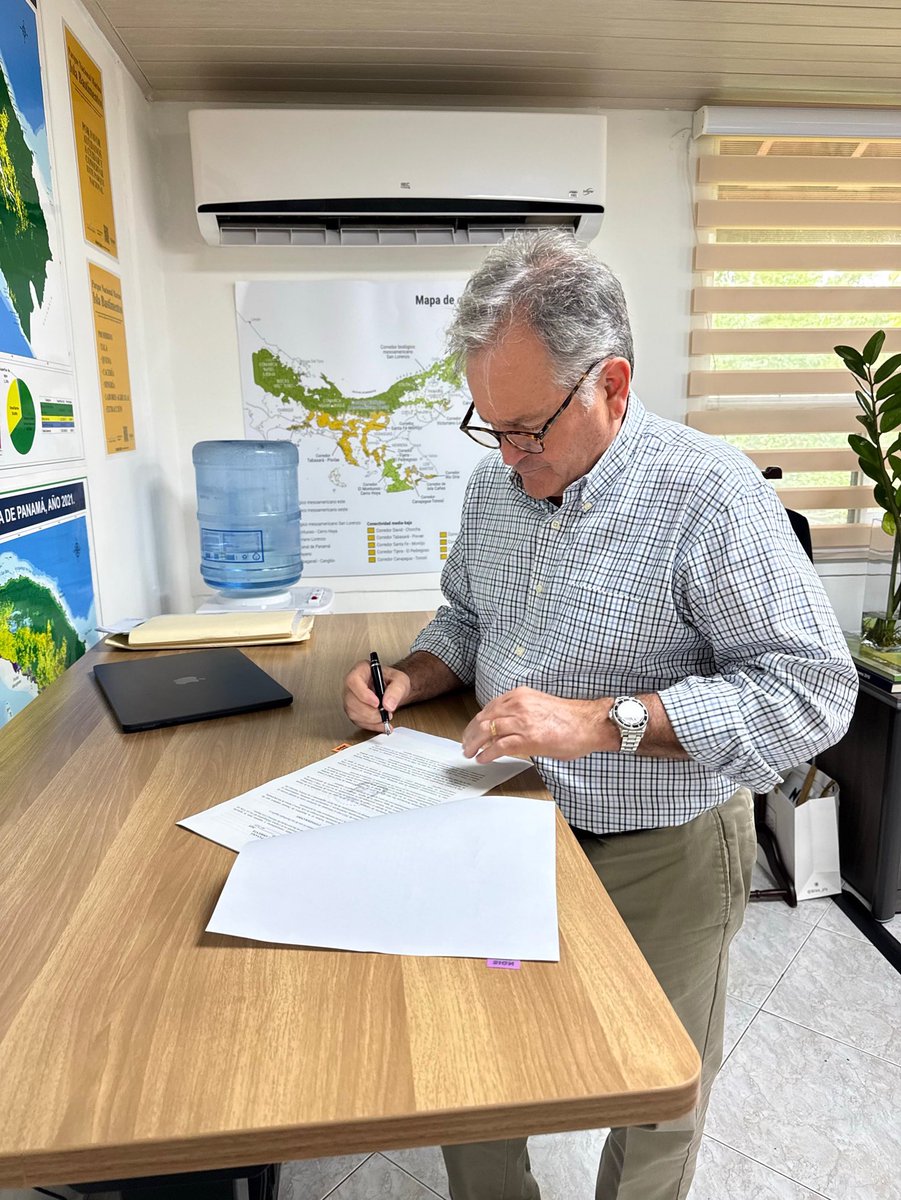 Hoy firmé la resolución No. DM-0242-2025 del 23 de junio de 2025, mediante la cual MiAMBIENTE establece medidas ambientales extraordinarias y urgentes para atender, mitigar y controlar el desastre ambiental en la cuenca hidrográfica del río La Villa, en el marco del estado de