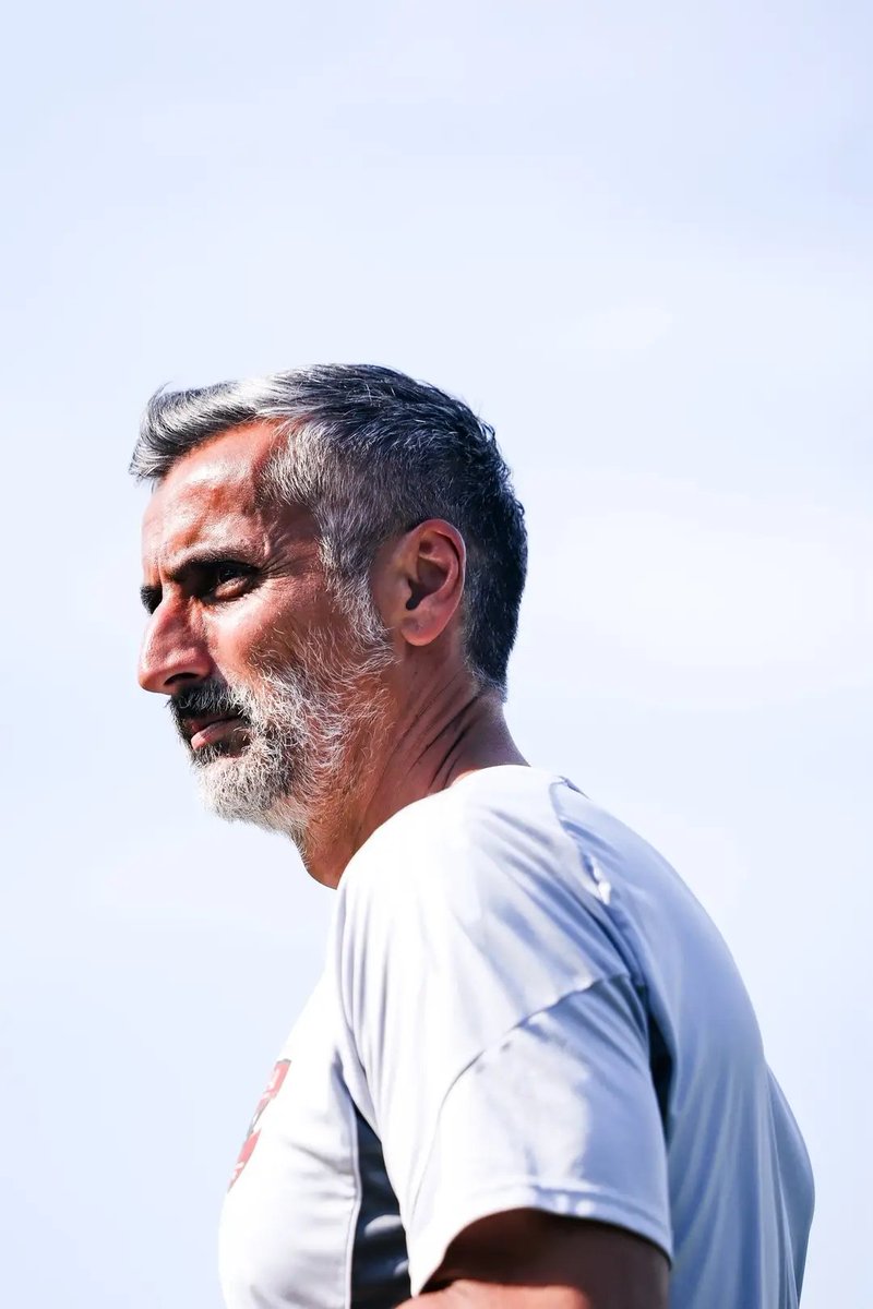 انت بتعمل ايه هنا