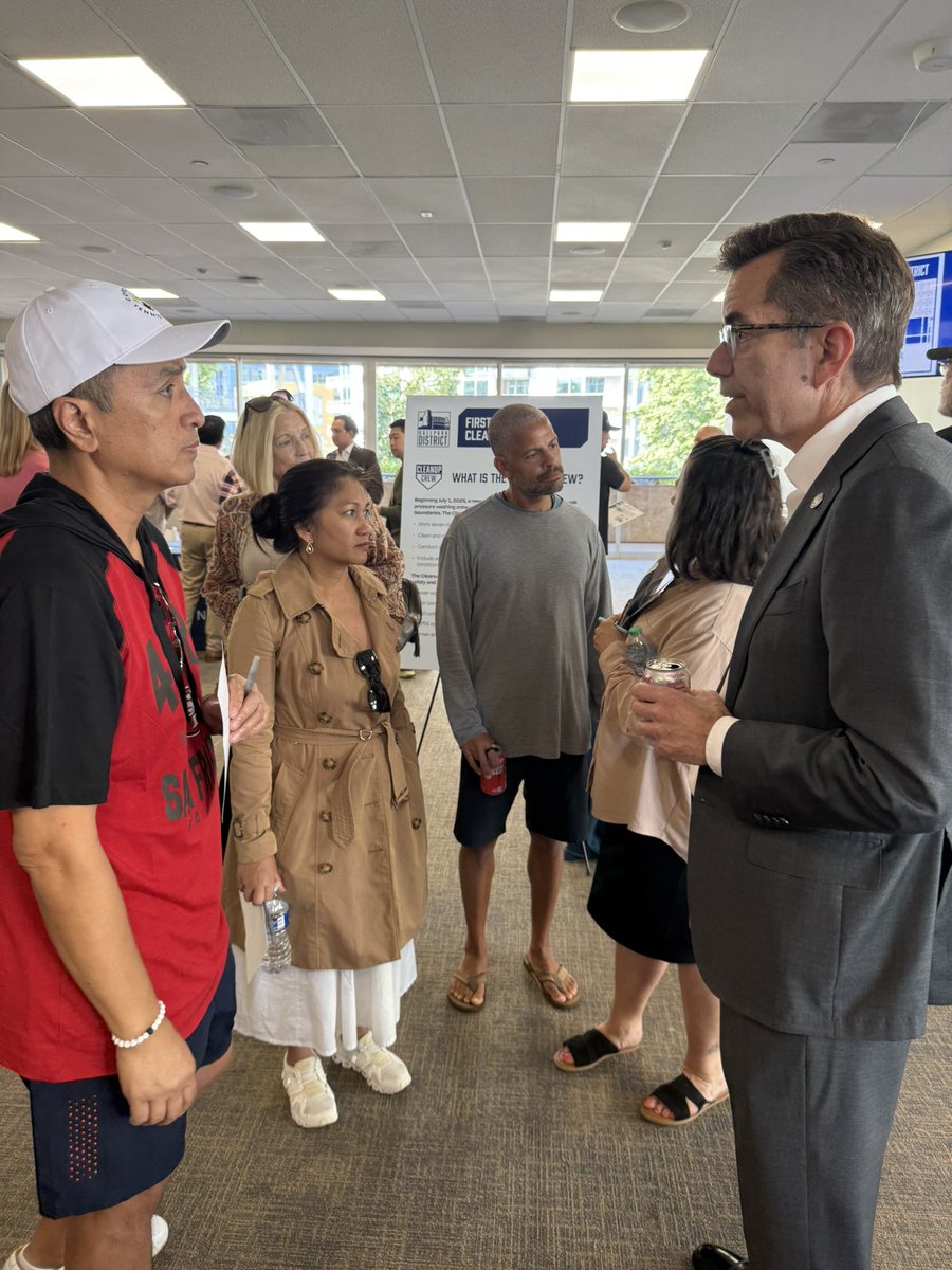 CMWhitburnD3's tweet image. Last week, I attended the Ballpark District Open House to learn about new safety and cleaning services coming to 22 blocks of Downtown. Grateful to @padres & @downtownsandiego for driving this work forward!