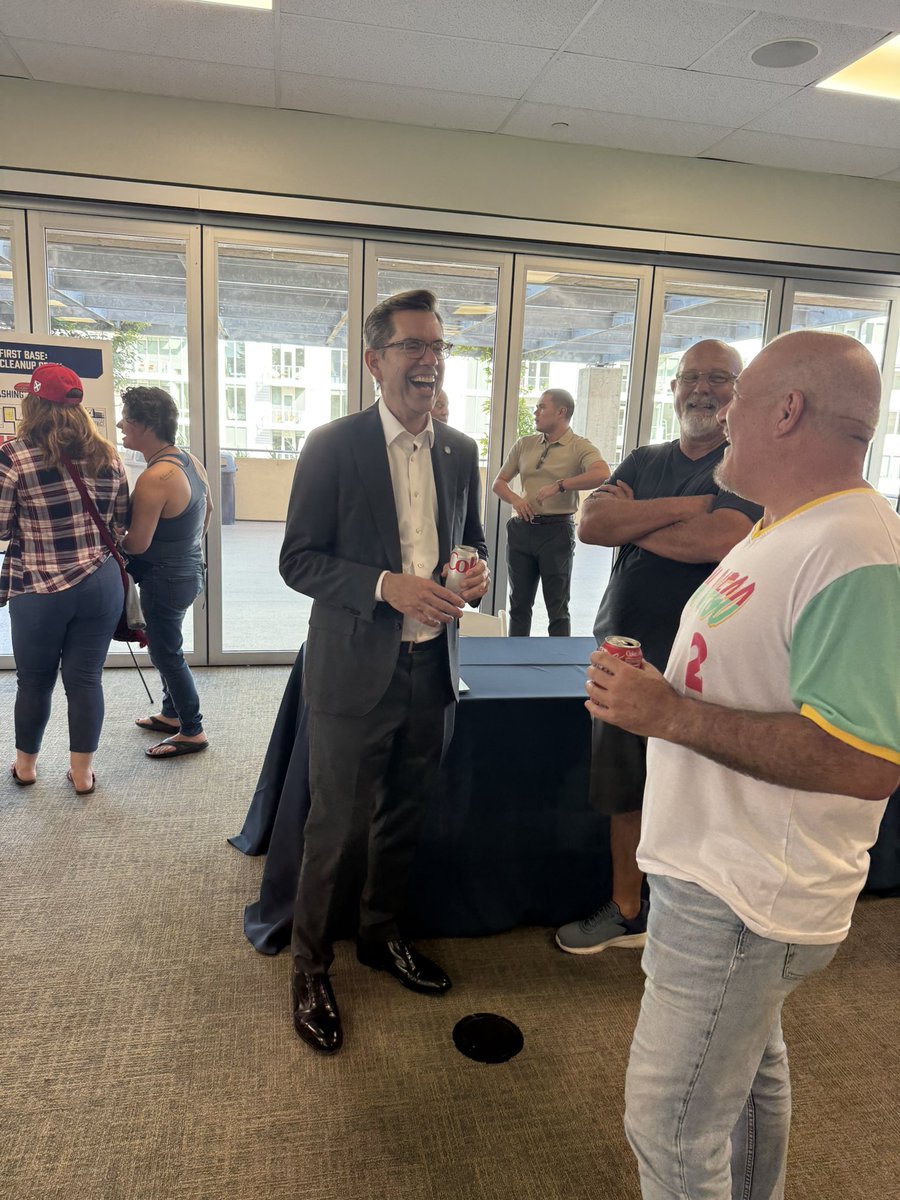 CMWhitburnD3's tweet image. Last week, I attended the Ballpark District Open House to learn about new safety and cleaning services coming to 22 blocks of Downtown. Grateful to @padres & @downtownsandiego for driving this work forward!