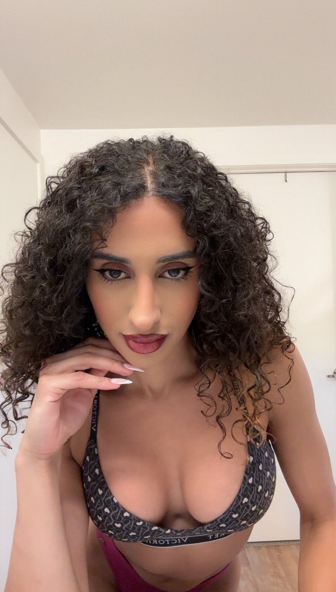 Lost in those devilish eyes 😈
