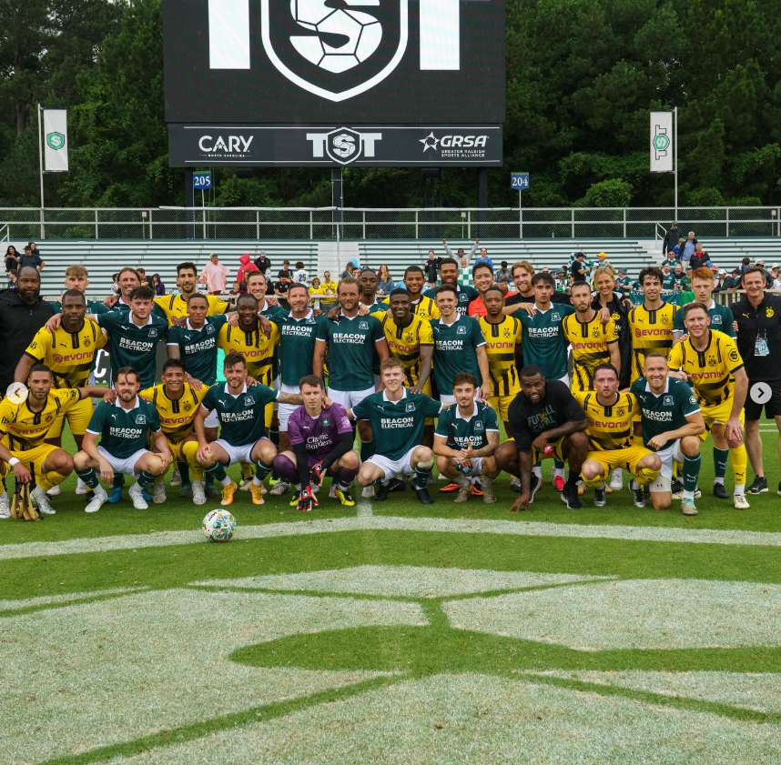 NigelRick's tweet image. They're up!  248 photos of "Argyle and ArgyleUSA
@TST
".   15:27 minutes for your viewing pleasure...  Enjoy!  argyleusa.com