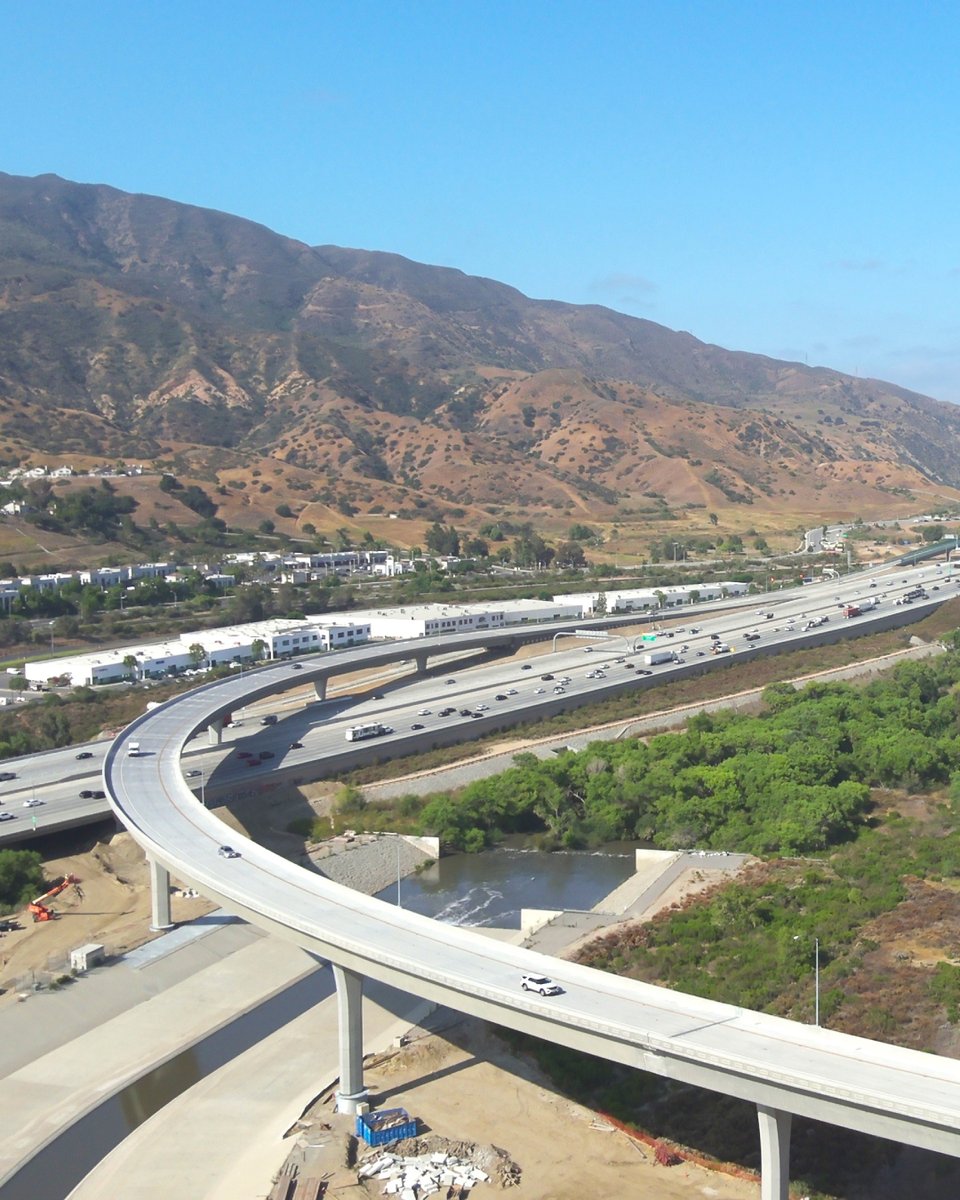 TheRCTC's tweet image. Great news, Riverside County! The new 71/91 Interchange in the @City_of_Corona is officially open! 🎉
Over the weekend, crews safely performed a traffic switch to open the brand-new, non-tolled eastbound 91 to northbound 71 connector.