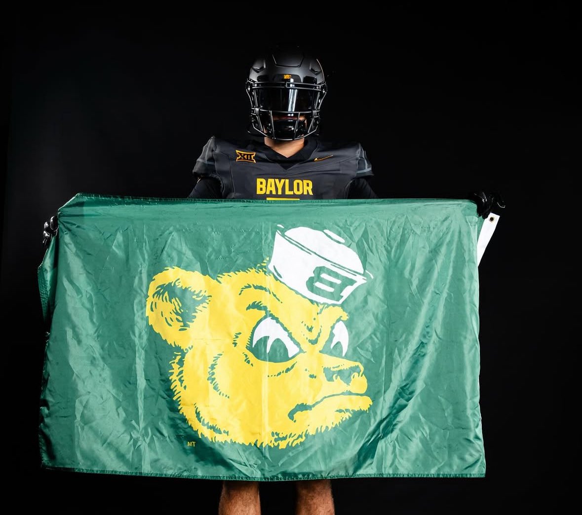 #Baylor tight end commit Parker Almanza shared photos from his #Baylor official visit. #SicEm 

📸: parker.almanza/IG